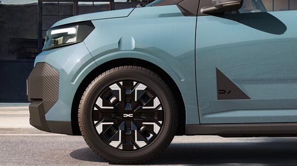 nouvelle Dacia Spring - enjoliveurs 16'' bi-ton